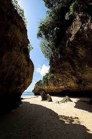 Rock Tunnel Places To Travel Places Around The World Places To Visit