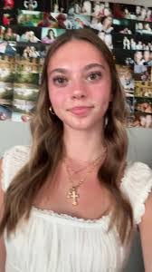 Alicia Timmons's Instagram, Twitter & Facebook