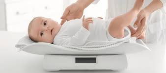 Wann muss ich zum wiegen? Gewichtszunahme Beim Baby Pampers