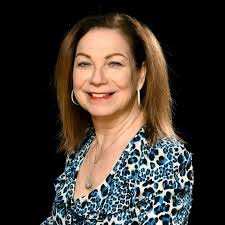 Adele Gross's Instagram, Twitter & Facebook