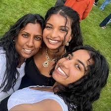 Carolyn Sigman's Instagram, Twitter & Facebook