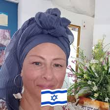 Today in Brooklyn, thousands of rabbis representing Jewish communities from  around the world gathered in front of Chabad headquarters for their annual  group photo. #kinus