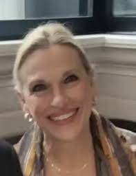 Suzanne Wallace's Instagram, Twitter & Facebook