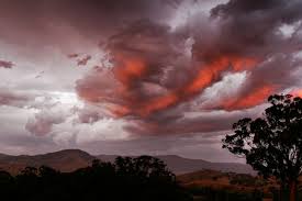 Foto pemandangan waktu senja berikut diambil daripada bahan berikut : Matahari Terbenam Wikipedia Bahasa Melayu Ensiklopedia Bebas