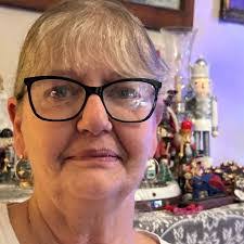 Vera Whitmore's Instagram, Twitter & Facebook