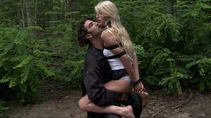 Euro babe wird gefickt im Wald - Faperoni Porn Videos