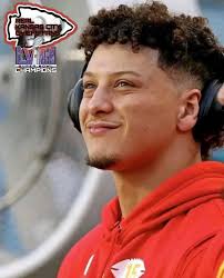 BREAKING: The Chiefs have removed QB Patrick Mahomes from the injury report  and he's officially good to go.