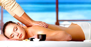 With a massage table at home, you can enjoy the luxury of therapeutic touch on a regular basis with your spouse or partner. Massage Tipps Und Tricks Fur Die Massage Zuhause