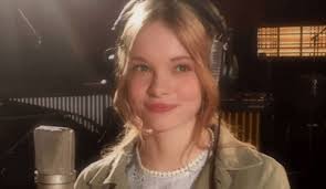 The Avener "Castle In The Snow (ft Marina Kaye)" (Le Grand Journal)