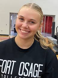 Coach Vanessa Gage (@FortOVolleyball)