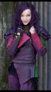 Mal se întoarce pe insula celor pierduți pentru ași găsi dușmanul uma, fiica lui ursula, făcând echipa cu harry, fiul căpitanului hook, și gil, fiul lui gaston. 61 Descendenti Ideas DescendenÈ›ii DescendenÈ›ii 2 Cruella De Vil