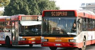 Centinaia di passeggeri esasperati hanno occupato i vagoni di un convoglio della metro a di roma. Sciopero Mezzi Pubblici Roma 17 Gennaio 2019 Orari E Fasce Di Garanzia