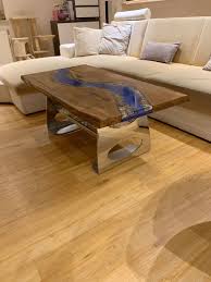 Epoxid River Couchtisch Mit Led Beleuchtung Und Chrom Tischgestell Couchtisch Tisch Tischgestell