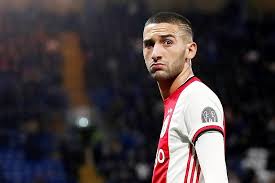De sterspeler van het marokkaanse elftal met een voorbedrukt shirt. Ziyech Wechselt Im Sommer Zu Chelsea Sport Orf At