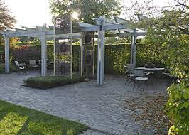 Irgendwann ist die sonne hinter dem haus doch im garten scheint die sonne. Sitzplatze Im Garten Mai 2015 Familienheim Und Garten