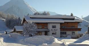 Occupying the two top floors of haus alpina, the penthouse sleeps up to 12 guests in 6. Bergfex Haus Alpina Pension Au Diedamskopf Schoppernau