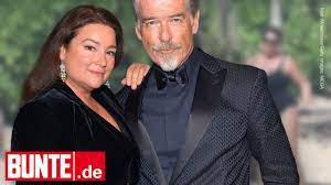 Find the perfect keely shaye smith stock photos and editorial news pictures from getty images. Pierce Brosnan Keely Shaye Smith Keely Gluht Formlich Im Sportlichen Badeanzug Youtube