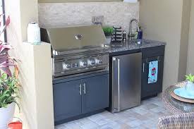 Kitchen And Fire Wall Outdoor Living