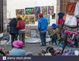 Vendiendo Pinturas Fotos e Imágenes de stock - Alamy