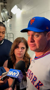 Carlos Mendoza habla del mensaje que le dio al equipo al finalizar el  partido en Miami. #mlb