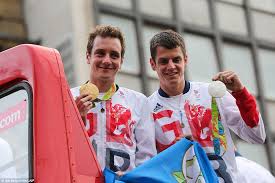 Jun 07, 2021 · leeds is effectively the home of british triathlon due to the enormous success of alistair and jonny brownlee, who are from the city. Triathlete Jonny Brownlee Leads Welcome Home Parade For Team Gb Athletes Daily Mail Online
