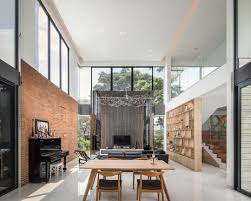 Pemilihan warna yang sesuai juga akan membuat hunian tampak lebih modern namun elegan. 25 Desain Rumah Minimalis 2 Lantai Untuk Keluarga Muda