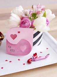Auf diese seite erkennen sie, wie kann man die wunderschöne karte zum valentinstag selber basteln. Susse Diy Karte Zum Valentinstag Basteln Wunderweib