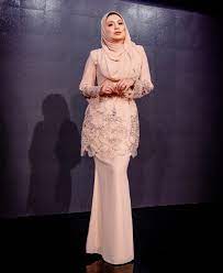 Instagram live malaysia and indonesia. Dah Kurus Jangan La Pakai Ketat Berat Badan Dah Capai 57kg Netizen Tegur Zulin Aziz