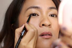 11 Merk Eyeliner Pensil Waterproof Smudgeproof Yang Bagus Untuk Pemula Tips Cara Dan Tutorial