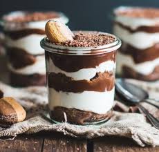 Una versione light del classico tiramisù, fresca e profumata, con yogurt, lamponi e tè verde. Tiramisu Light Al Caffe Senza Uova E Senza Lattosio Dairy Free Food Ricette Senza Lattosio