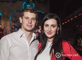 Пара сыграла свадьбу в ноябре 2013 года. Televedushaya Solomiya Vitvickaya Rasskazala Kak Poznakomilas So Svoi Muzhem Glamurchik Tochka Net
