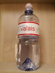 Water bottle with mountain logo. The Bottom Of This Ustian Water Bottle Is The Mountain From The Brand Logo Acecombat