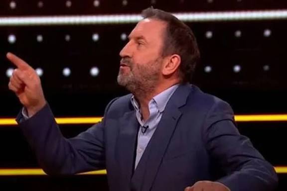 The 1% Club Lee Mack makes 'cheeky' comment to contestant on ITV1 show - Yahoo News UK