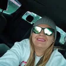 Hola te quiero conocer . Déjame tu corazón y te escribo 🩷