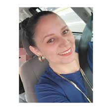 A atriz Maria Padilha após a peça Diários do Abismo.