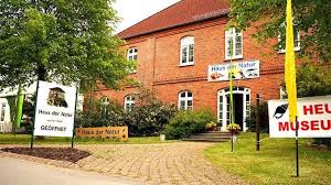 Eingebettet in die malerische lübecker bucht, bietet das �ostseeheilbad der sonnenseite� seinen gästen. Haus Der Natur Im Klosterdorf Cismar Ostsee Magazin