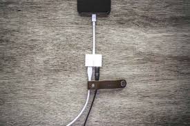 iphoneを充電しながら音楽視聴 ベルキンのイヤホンアダプタレビュー ベルキン ブログ belkin ガジェット イヤホン 音楽 オーディオ