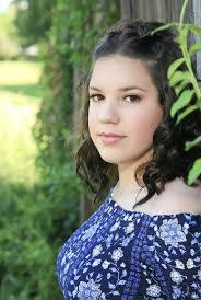 Mandi Wallace's Instagram, Twitter & Facebook