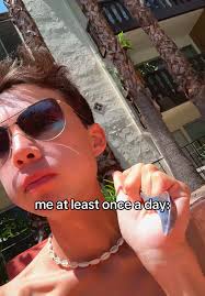 Casey (@caseyvasquez)