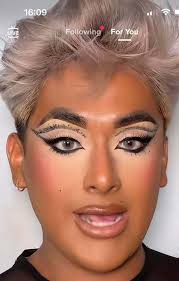 The skill that the lady goth have with the makeup is absolutely amazing