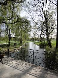 Mit seiner 375 hektar großen grünanlage gehört er zu den größeren parkanlagen der welt. Alle Munchen Deals Groupon Englischer Garten Englischer Garten Munich Garten Munchen