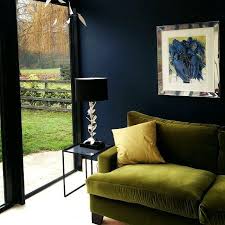 Love The Green Sofa And Dark Blue Wall Colourful Living Room Dark Blue Walls Living Room Green