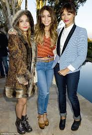 Vanessa Hudgens And Rashida Jones Look Just Like Sisters At A Private Party Daily Mail Online