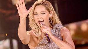 Ungeschminkt traut sich auch helene fischer nicht auf die straße. Helene Fischer Ungeschminkt Neujahrsgrusse Ohne Make Up Fur Ihre Follower