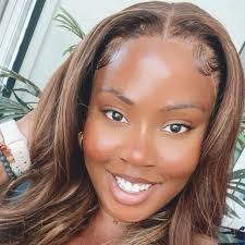 Postpartum is realizing we all can't look good at once. It's either the  baby, me or the house. We all know who wins..😂