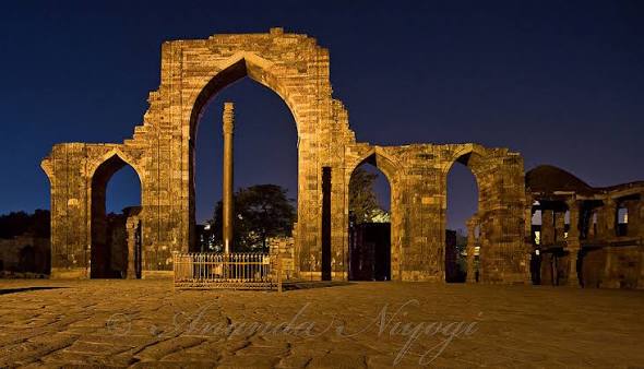 Iron Pillar in the Qutb complex, Mehrauli