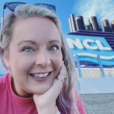 Lauren and I are excited to share the latest episode of our podcast, Joy of  the Hang. In this episode we hang out with actress, Courtney Warner, wife  of Bitcoin entrepreneur Charlie