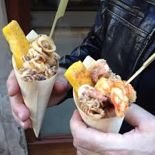 The tastiest street snacks around the world in ancient rome, street food was the only way the poor could eat. The Streets Of Italy On Twitter Street Food Food Italian Recipes