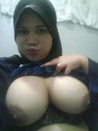 Awek Tudung Tunjuk Tetek Photo Sexy Girls Cloudy Girl Pics
