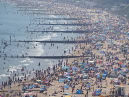 For holidays falling on sunday, all federal reserve banks and branches will be closed the following monday. Uk Beaches Flooded With Bank Holiday Daytrippers The Independent